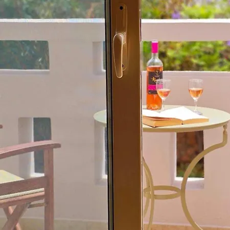 Libre Mare, Your Cozy Vacation Vila *